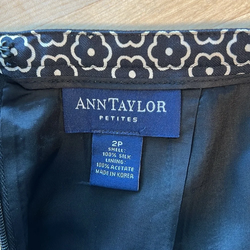Ann Taylor 100% Silk Black & White Floral Classic Skirt, 2P - Picture 6 of 6